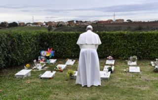 Papa Francesco cimitero