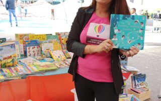 Ragazza con libri